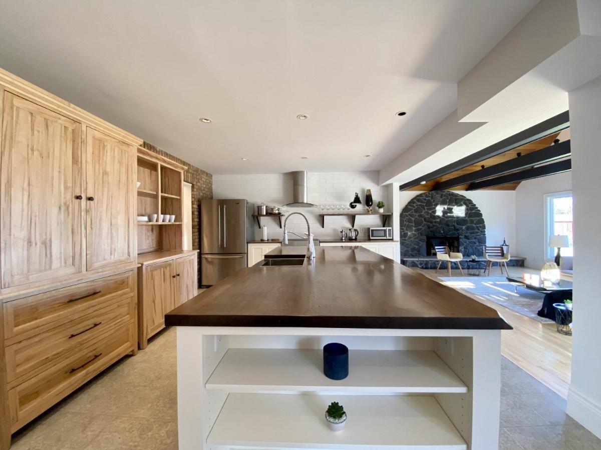 5000+ Sqft Cottage Near Toronto Bolton Экстерьер фото